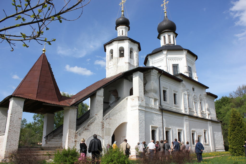 Церковь в деревне Бородино