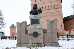 Памятник Пожарскому. Суздаль